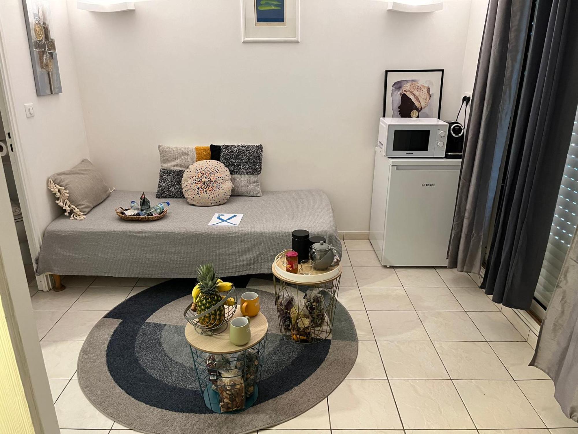 Le 63* Apartment La Trinite Luaran gambar