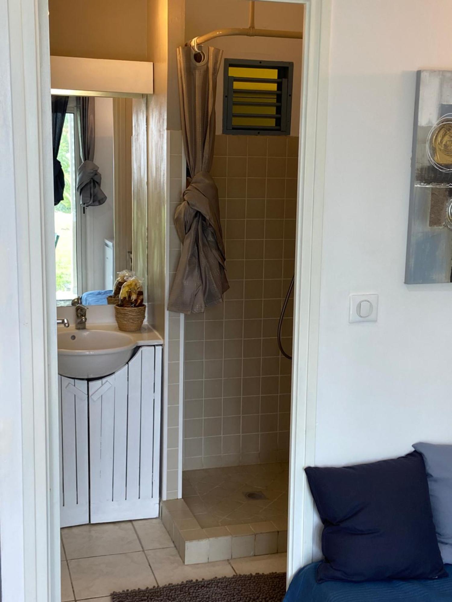 Le 63* Apartment La Trinite Luaran gambar