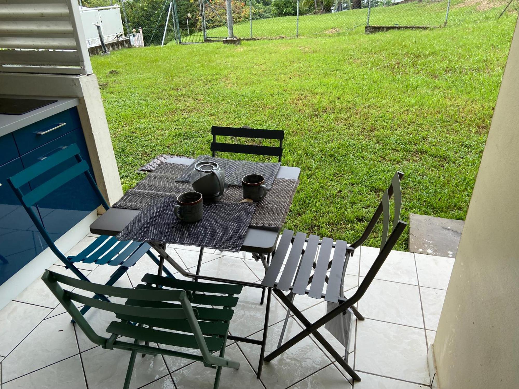 Le 63* Apartment La Trinite Luaran gambar