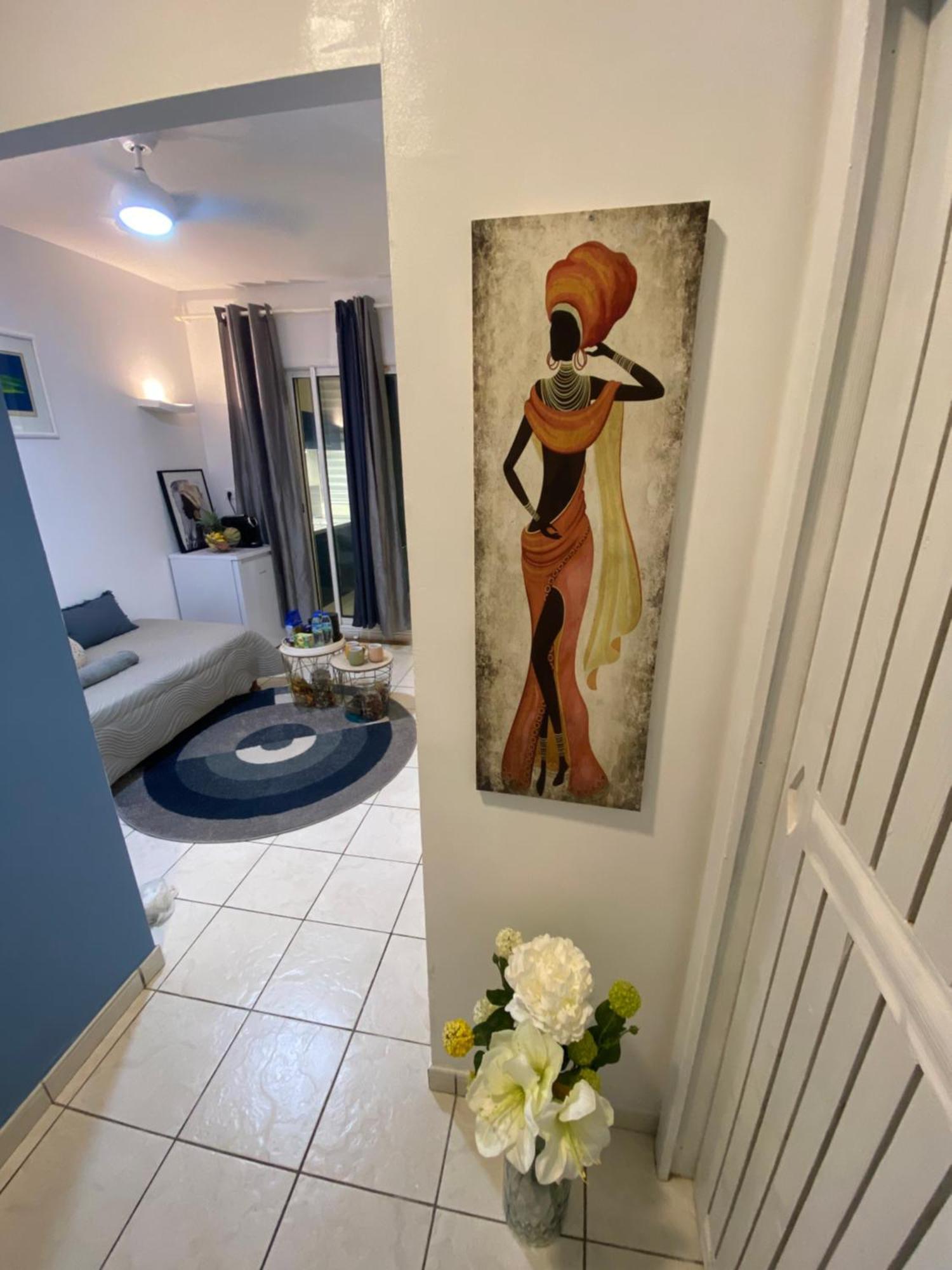 Le 63* Apartment La Trinite Luaran gambar